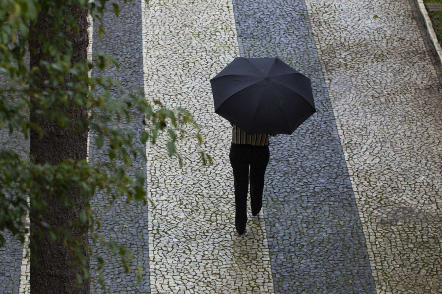 Abril teve chuvas irregulares e temperaturas máximas abaixo da média histórica no Paraná