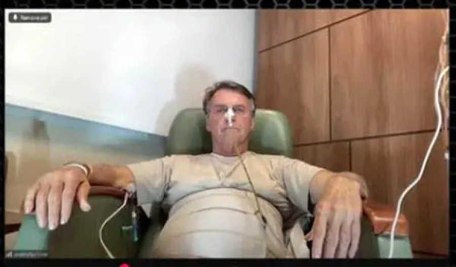 Bolsonaro recebe alta da UTI e segue internado em hospital de Brasília