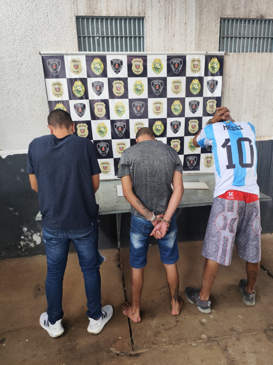 Trio é preso após perseguição e carro furtado é recuperado em Maringá