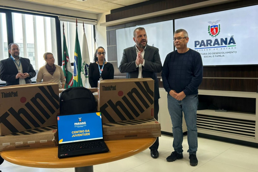 Centros da Juventude recebem novos notebooks no Paraná